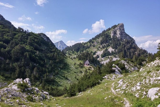 Hiking between Bosnia and Herzegovina - What the guide does (and why it’s worth paying for)