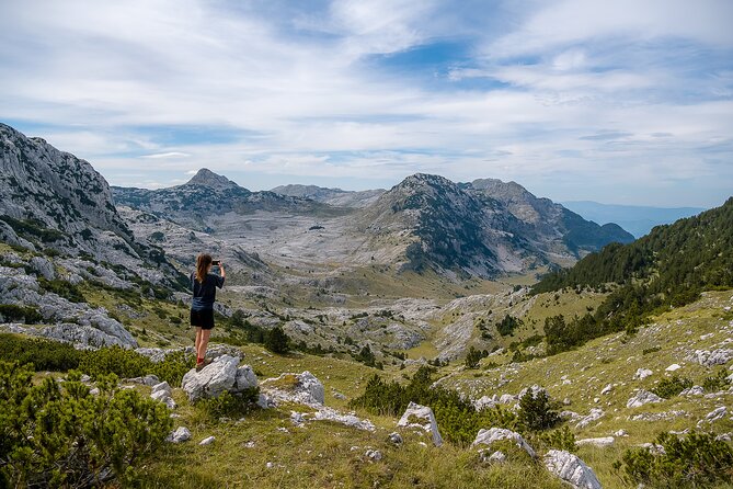 Hiking Prenj, Velika Kapa - On-trail highlights: pastures, pines, hamlets, and viewpoint time