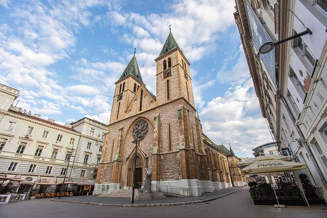 Sarajevo Uncovered: Old Town Tour with Coffee and Food Tasting - Sebilj fountain: a quick pause that feels like a reset button